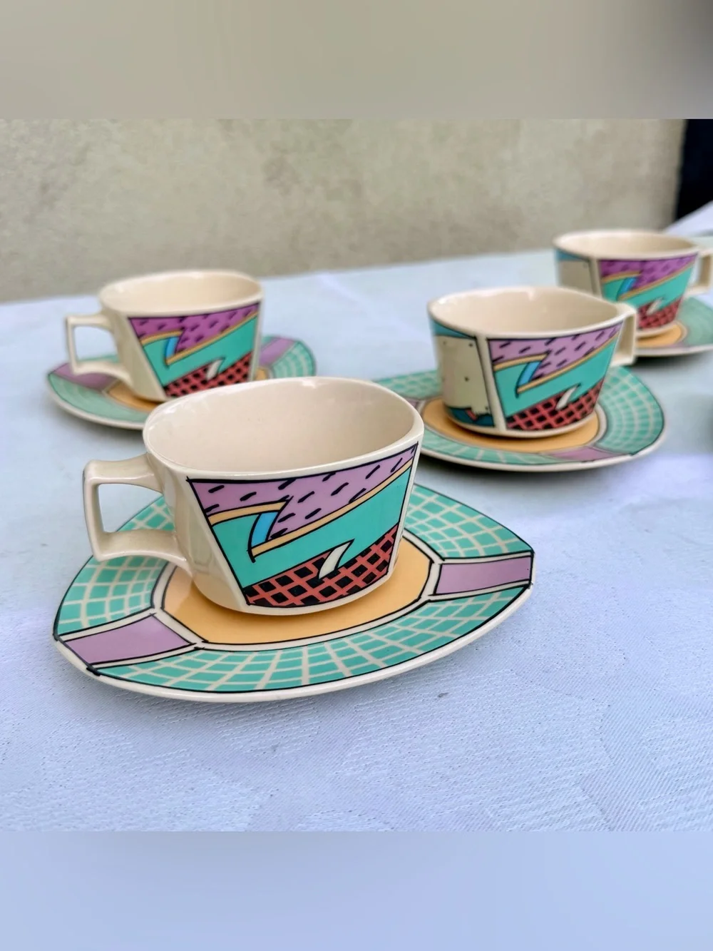 1980s Rosenthal Studio-Linie Dorothy Hafner “Flash” Tea Cup & Saucer (SET OF 5)